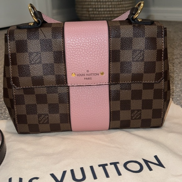 Louis Vuitton purse - Picture 2 of 16